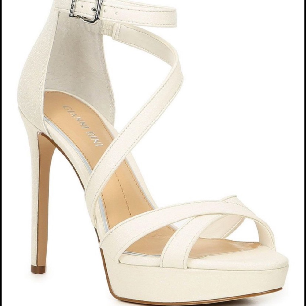 Gianni Bini ivory heels